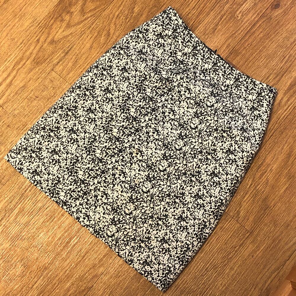 Banana Republic Black and White Abstract Polka Dot Pencil Skirt Size 6